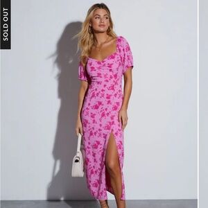 NWT VICI Roseanne Sweetheart Floral Midi Dress